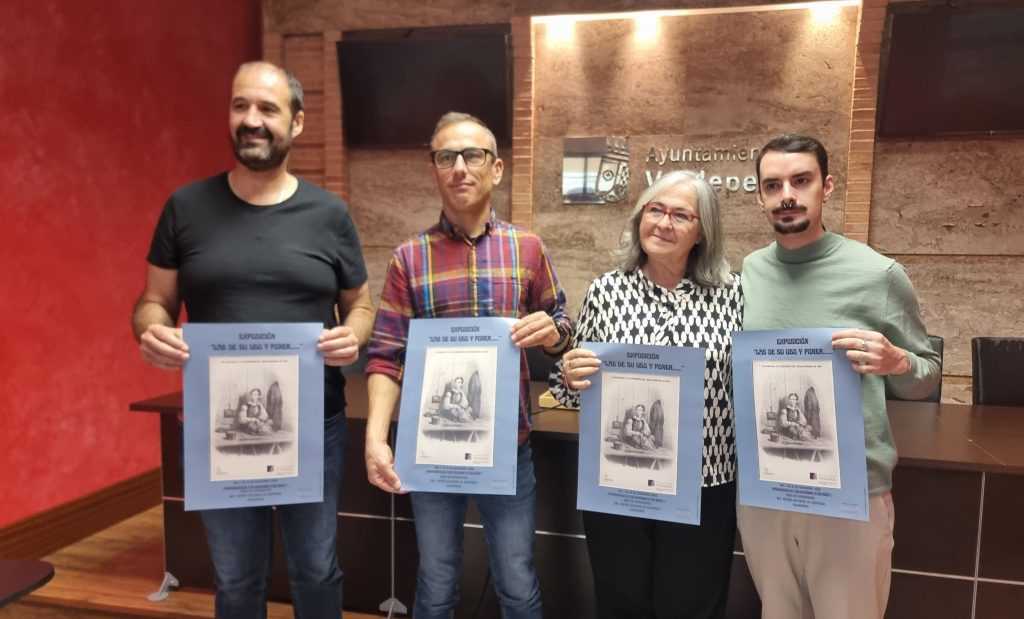 Valdepeñas recupera la memoria de la indumentaria popular a través de una exposición